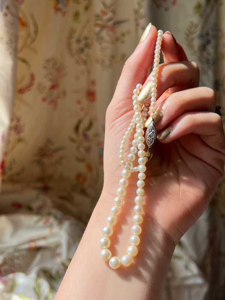 Exceptional Early 20th C Graduated Pearl Strand Necklace 14ct