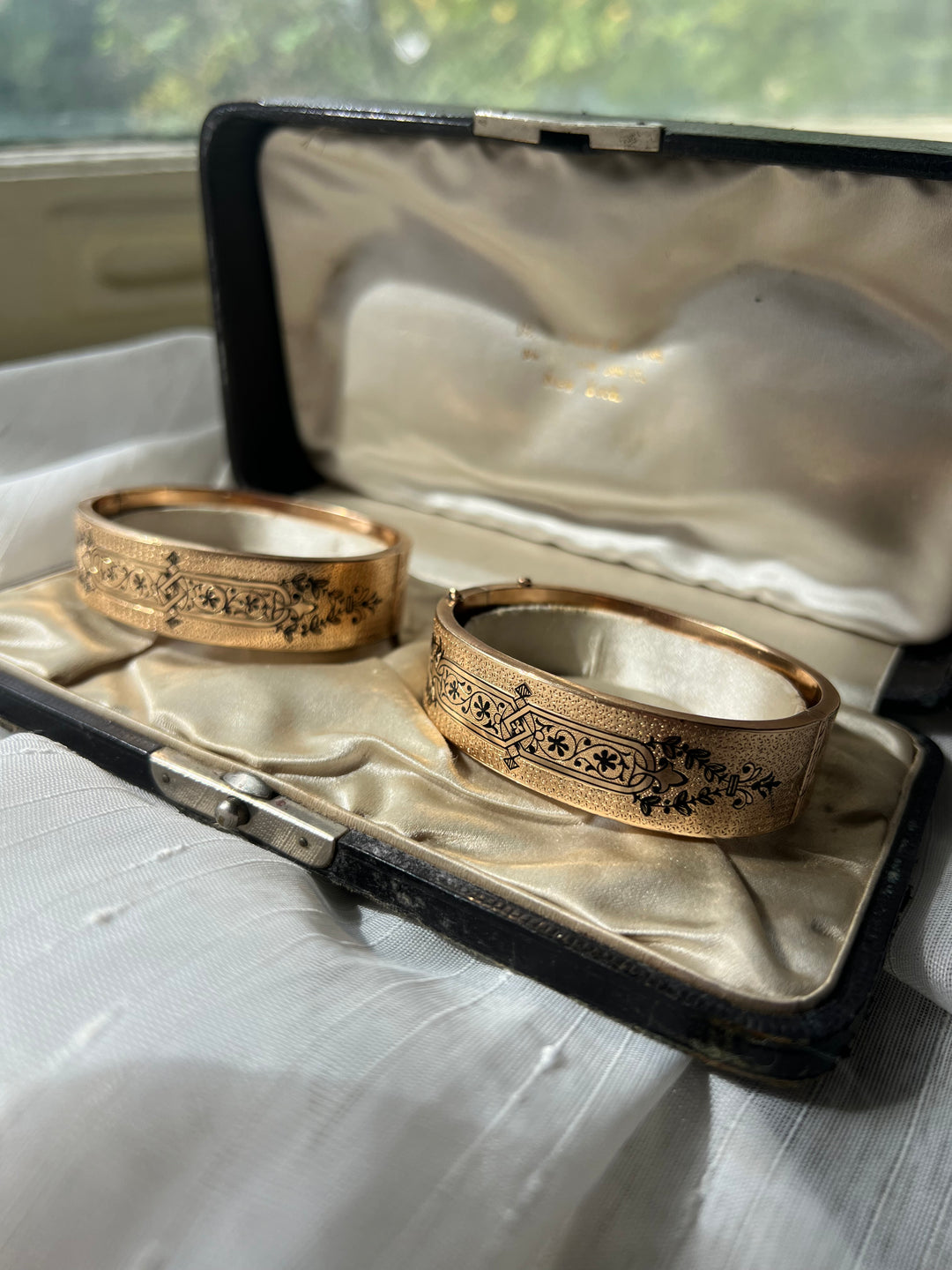 Pair of Taille D’Epargne Bangles in Original Box from Black Starr + Frost