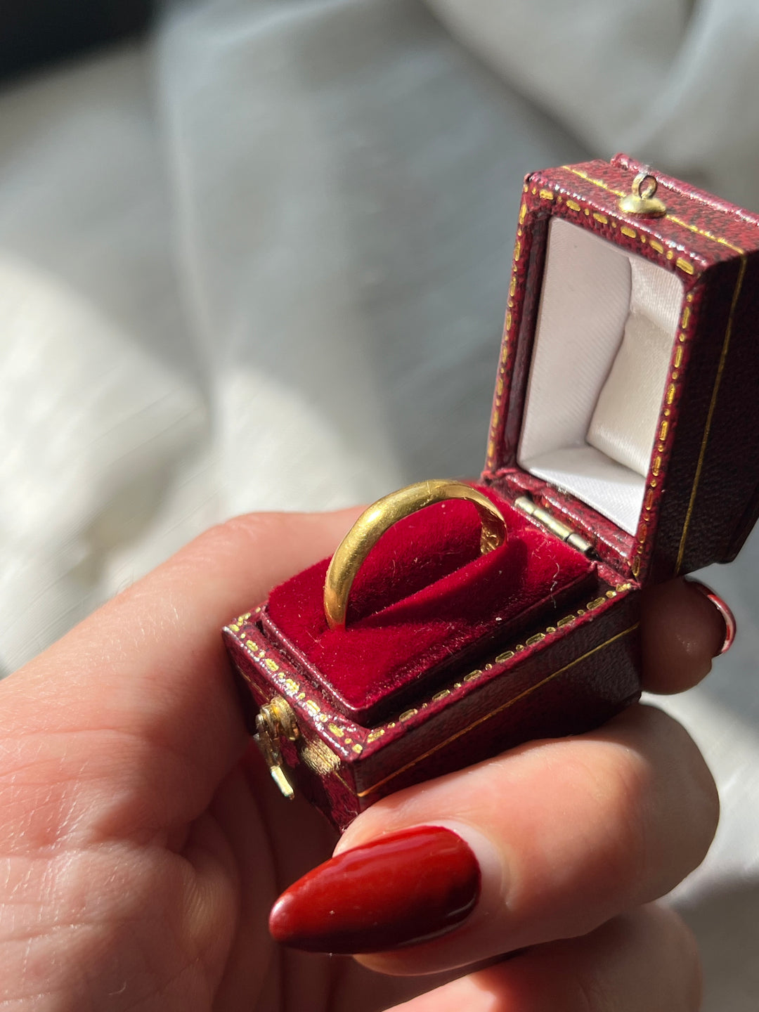 Exceptional English Stuart Period Posy Ring