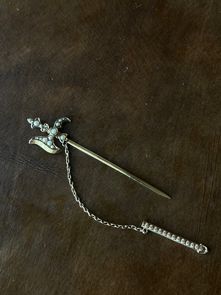 14ct Halberd Axe Jabbot Pin