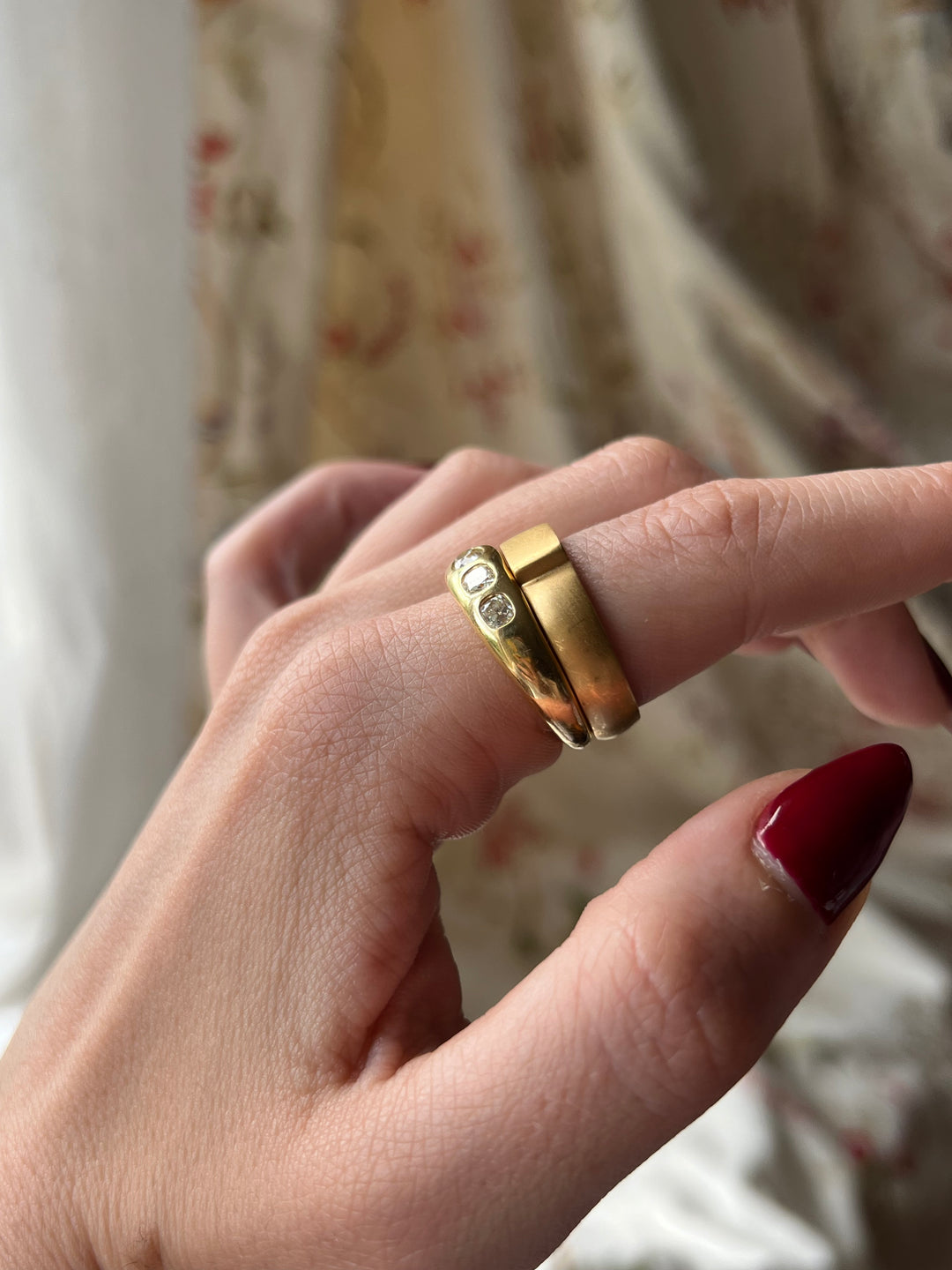 Curio Original Butter Band Ring in 20ct Gold