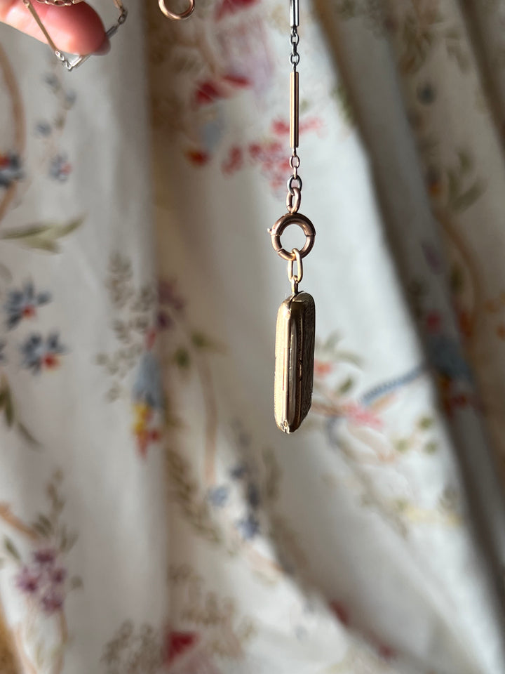 14ct Locket circa 1860 Taille D’Epargne Enamel