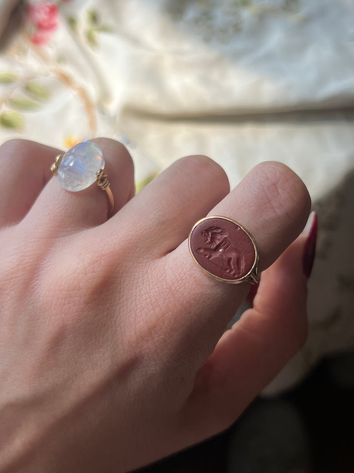 Lion Intaglio Ring in 18ct