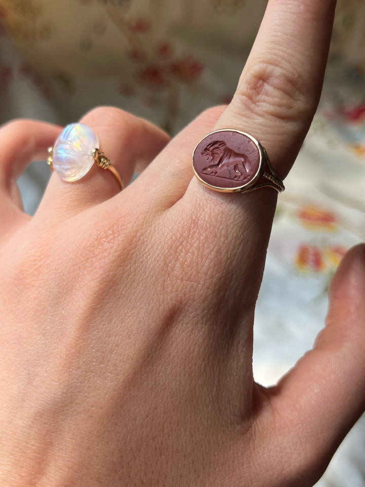 Lion Intaglio Ring in 18ct