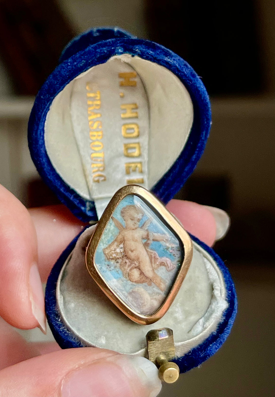 Romantic Period Miniature of Cupid after Raphael | En Grisaille | 18ct Gold Ring | French c.1830-1840
