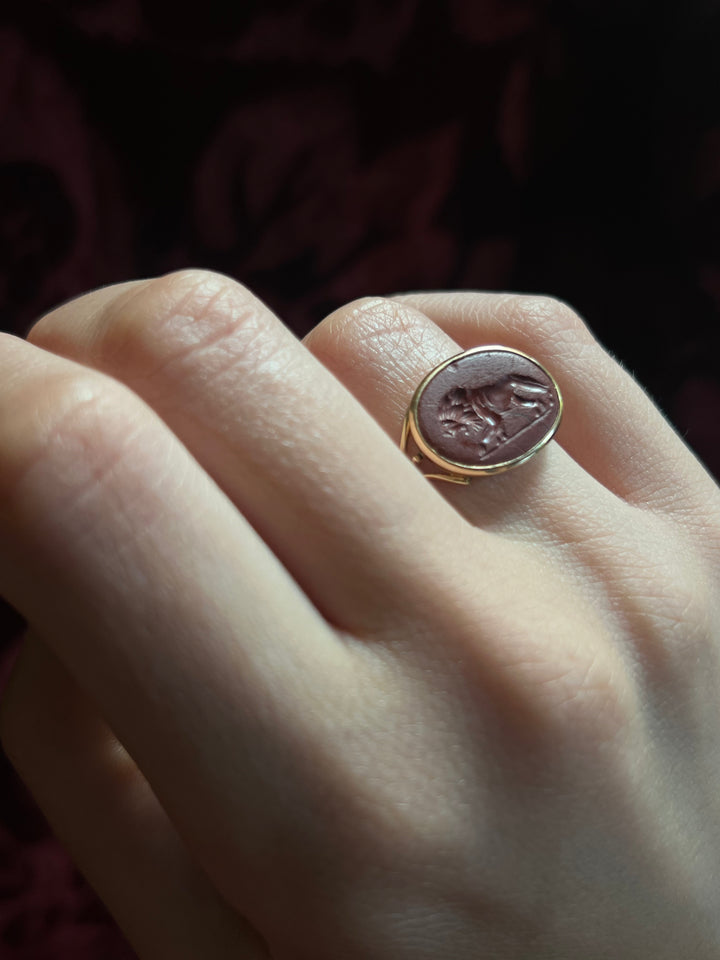 Lion Intaglio Ring in 18ct