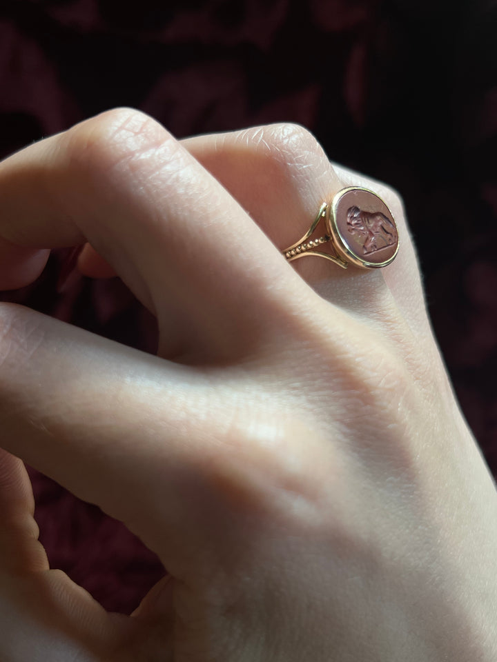 Lion Intaglio Ring in 18ct