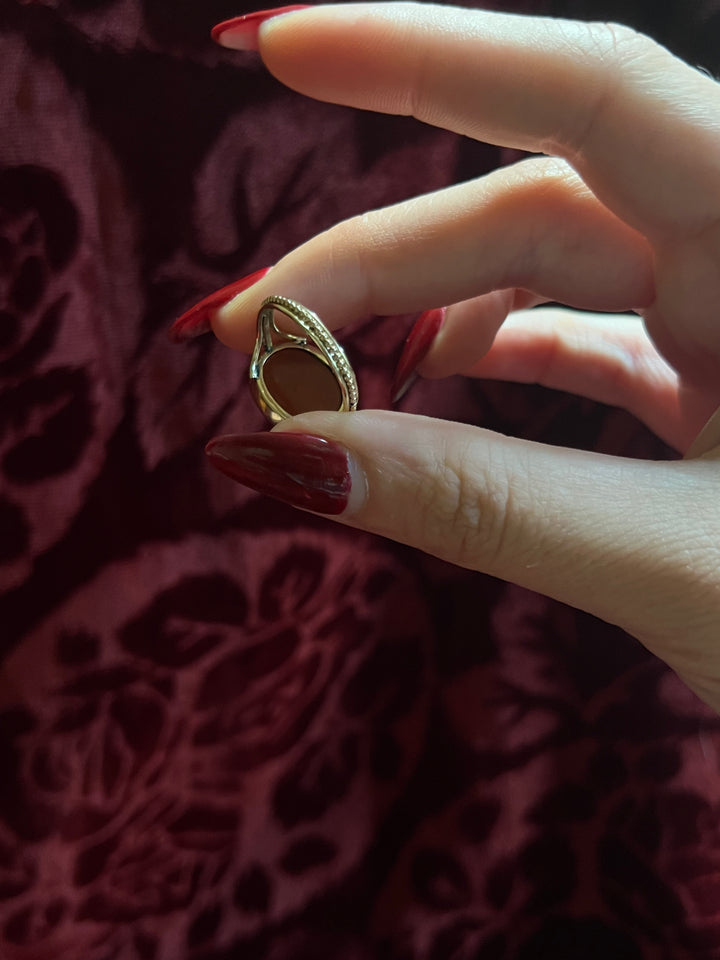 Lion Intaglio Ring in 18ct