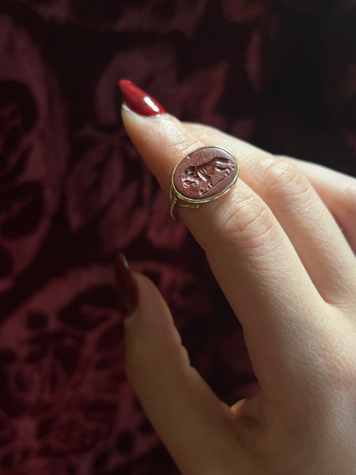 Lion Intaglio Ring in 18ct
