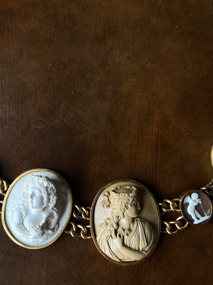 Outstanding Grand Tour Cameo Belt