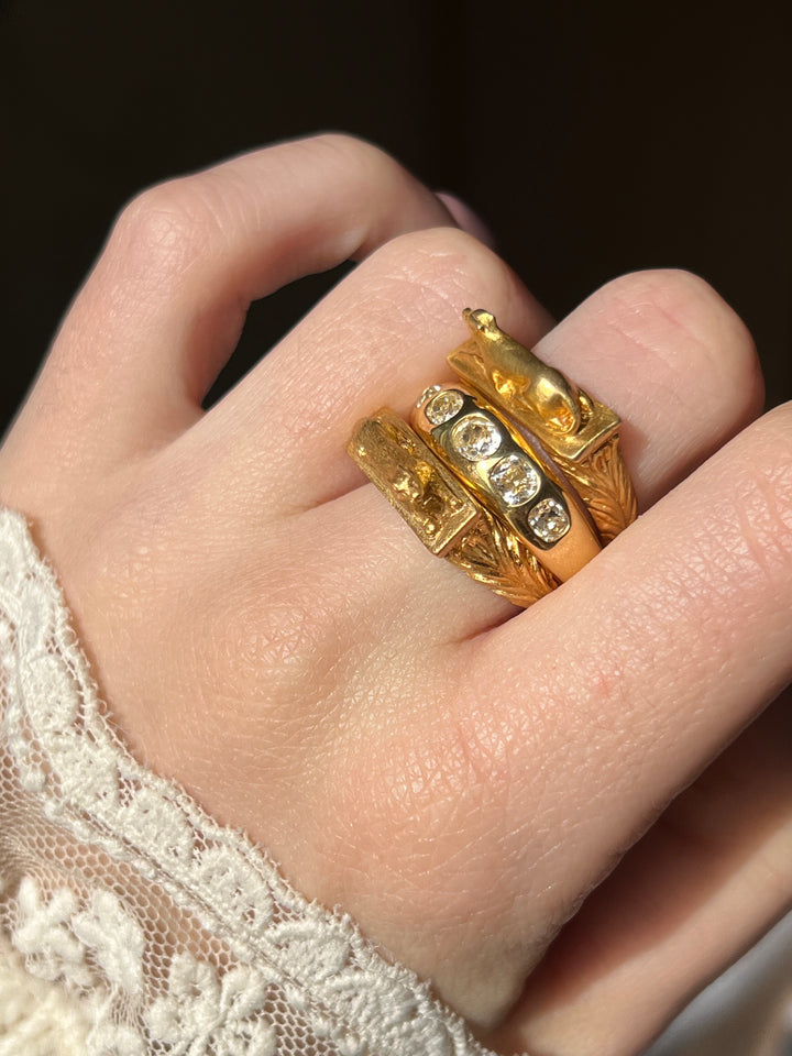 18ct Curio Original "The Celebrated Puppy" Ring