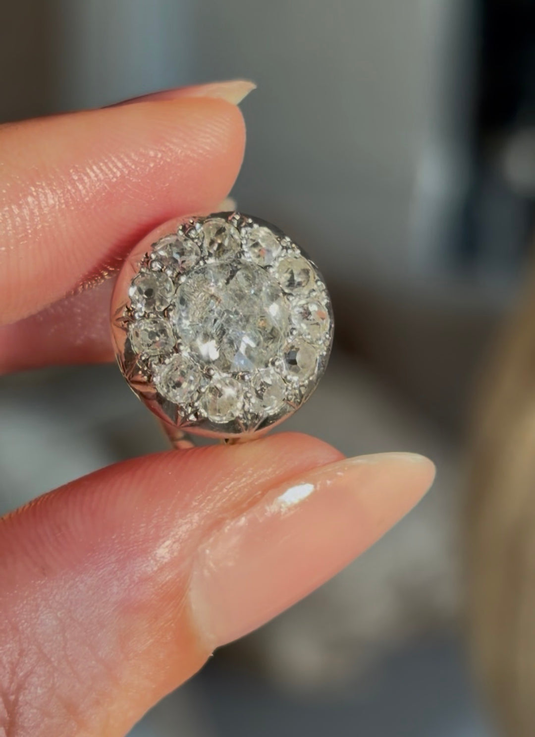Outstanding Edwardian Platinum + 18ct Diamond Daisy Ring