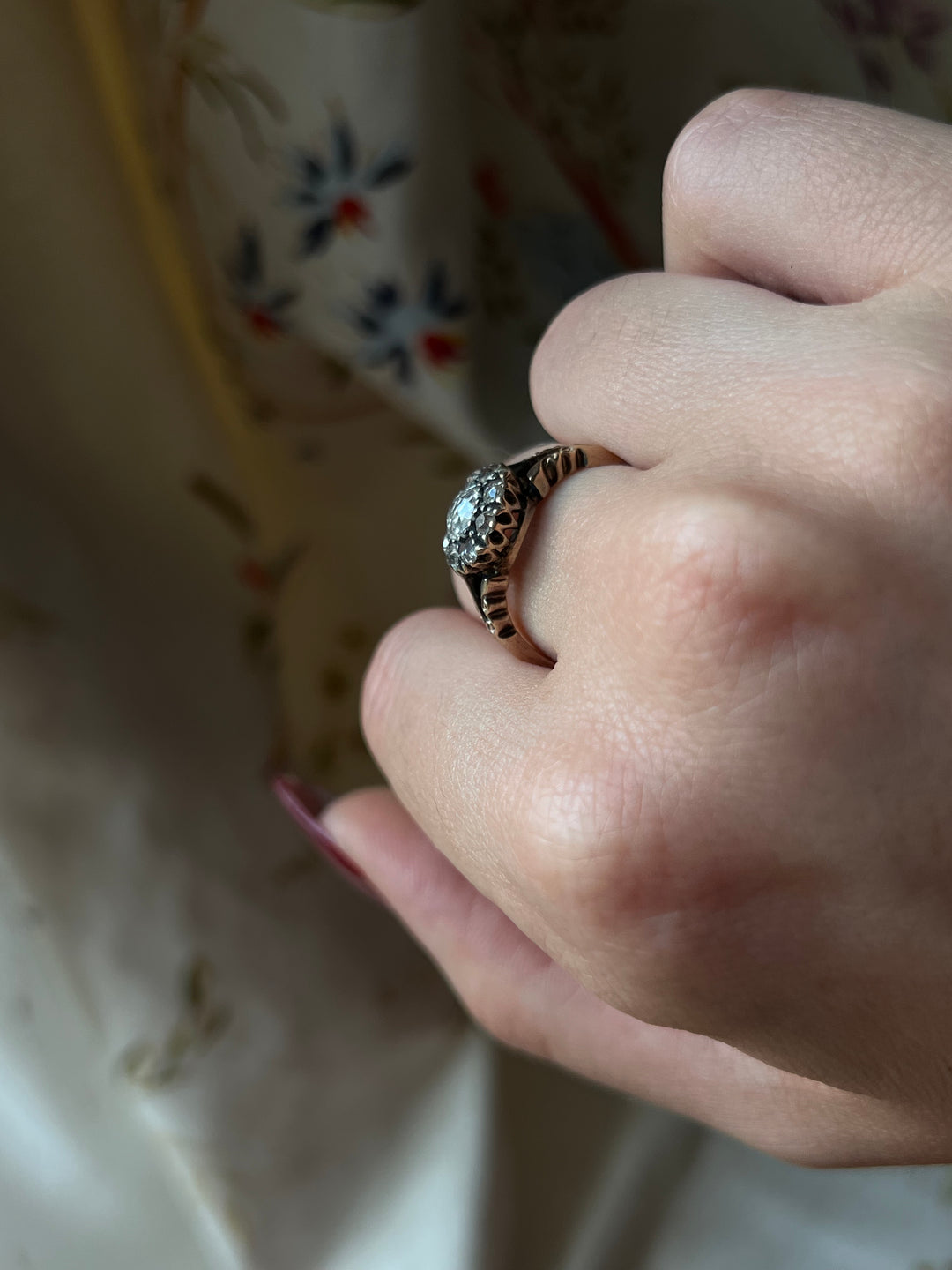 Early 20th Century English 18ct Diamond Daisy Ring