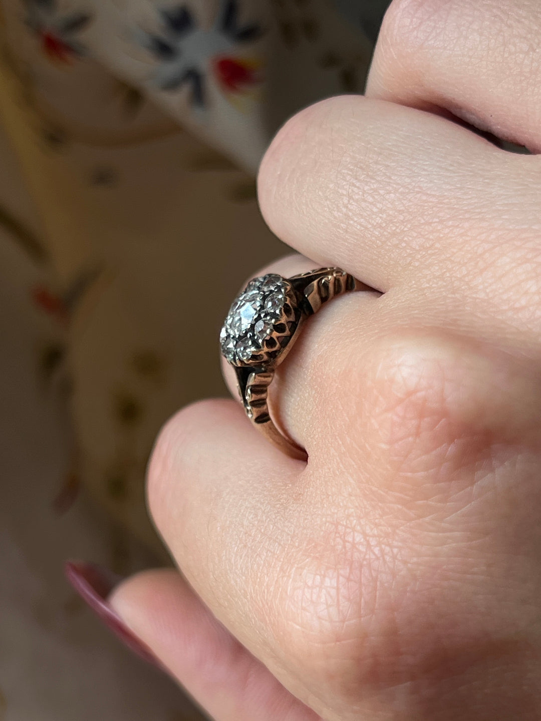 Early 20th Century English 18ct Diamond Daisy Ring