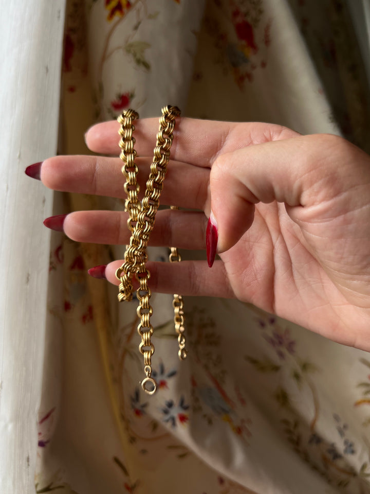 Extremely Rare Russian Illusion Chain of 17”