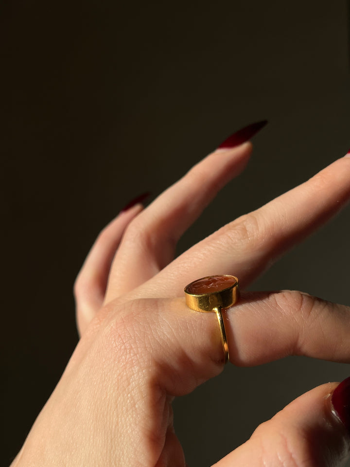 Exceptional Ancient Roman Intaglio Ring c. 4th C CE of Soldier In Gratitude