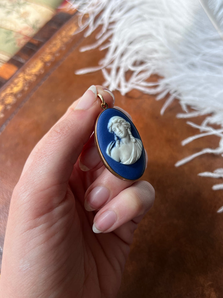 Superb Georgian 9ct Wedgewood Cameo of Woman in Classical Dress