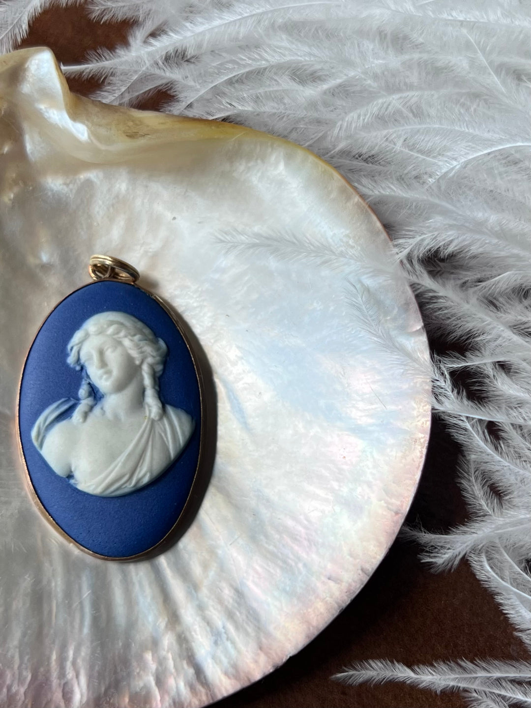 Superb Georgian 9ct Wedgewood Cameo of Woman in Classical Dress