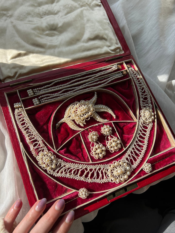 Outstanding Pearl Parure Circa 1810-1820 in Original Box