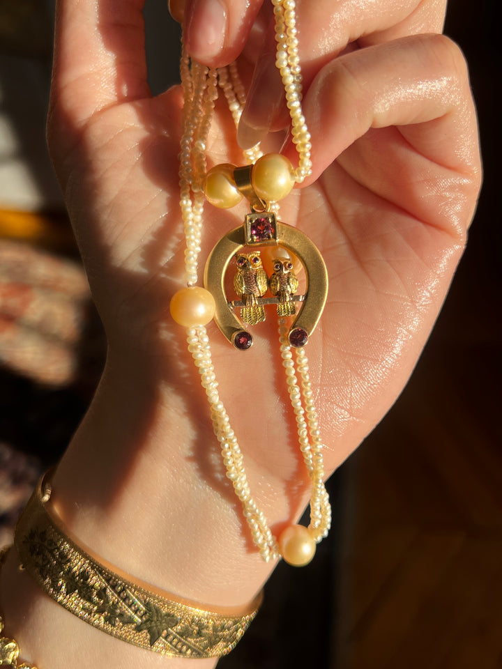 Owl & Horseshoe Pendant in 18ct