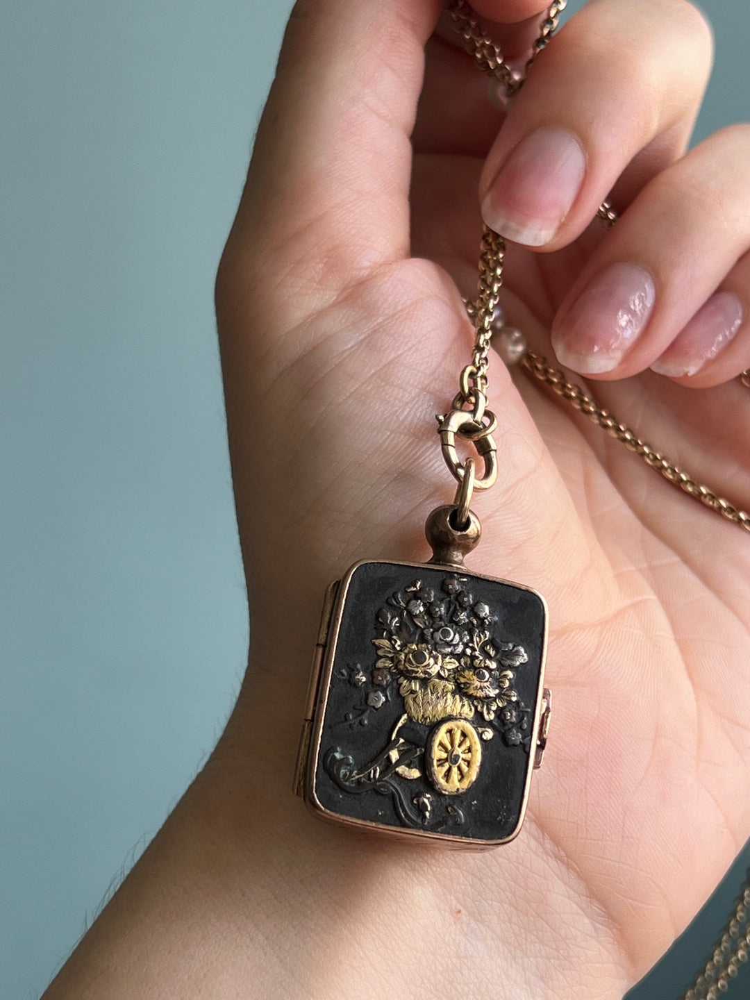 Shakudo Locket in 9ct Gold Circa 1890