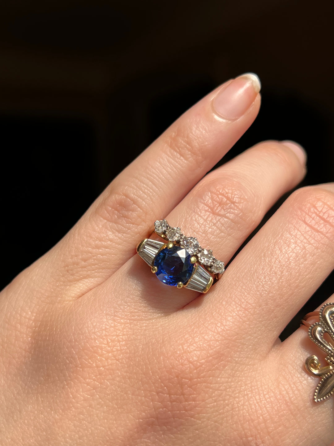 Outstanding Sapphire + Diamond Ring in 18ct
