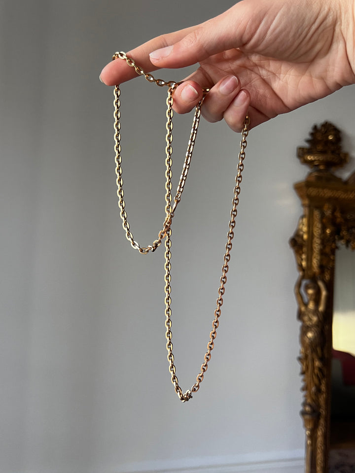 English 12ct Long Chain