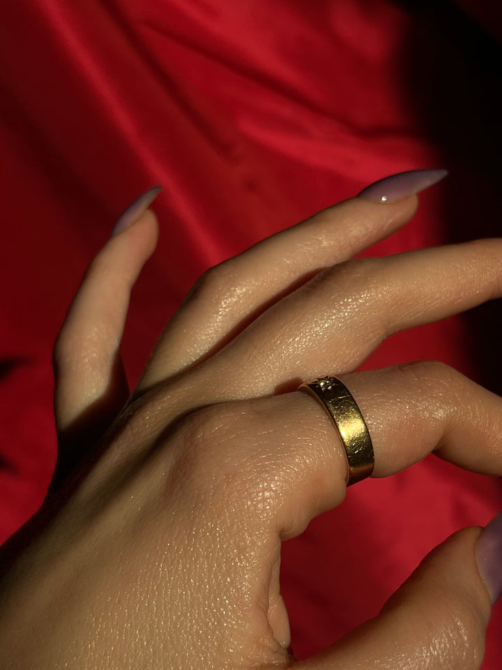 18ct Diamond Star Band