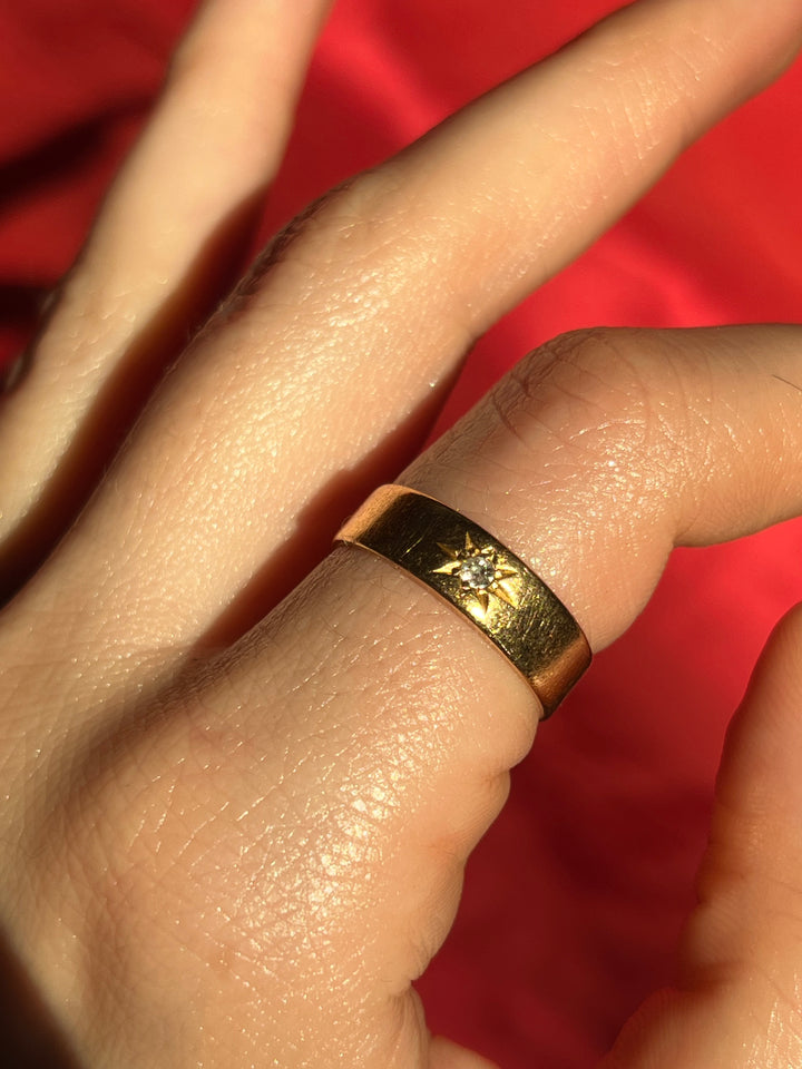 18ct Diamond Star Band