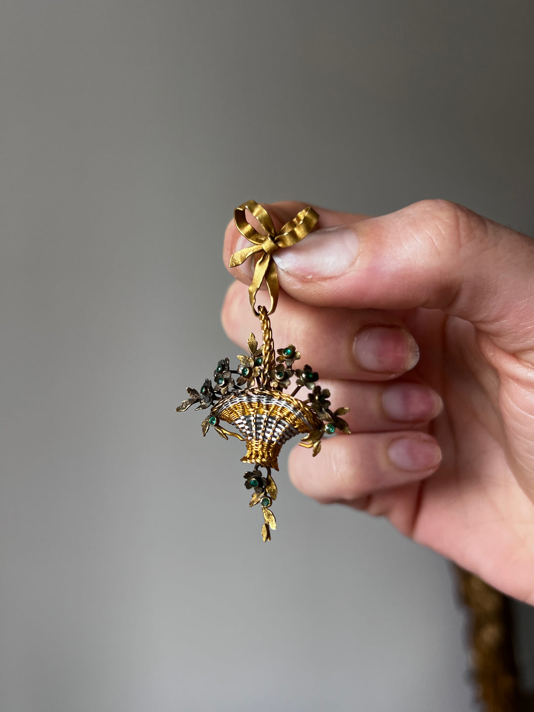 Emerald and Ribbon Bow Basket Pendant of the Romantic Period