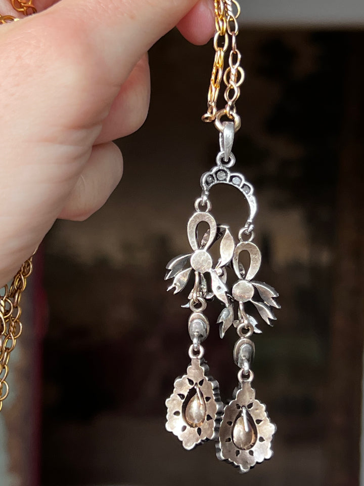 Directoire Diamond Négligée Pendant