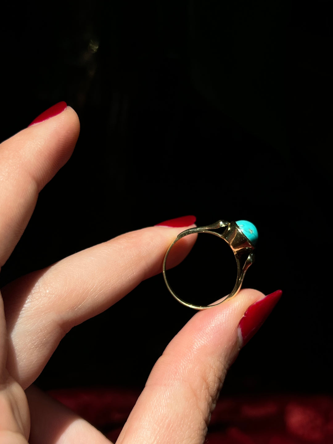 Vintage Turquoise Cabochon Ring in 14ct