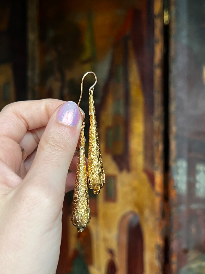 Superbly Etched Pair of Georgian Torpedo Earrings