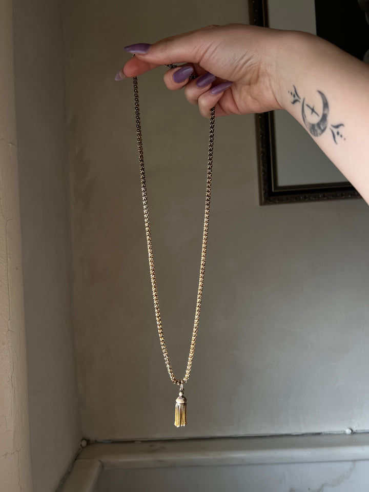 Archaeological Revival Tassel Chain in 14ct American 1870