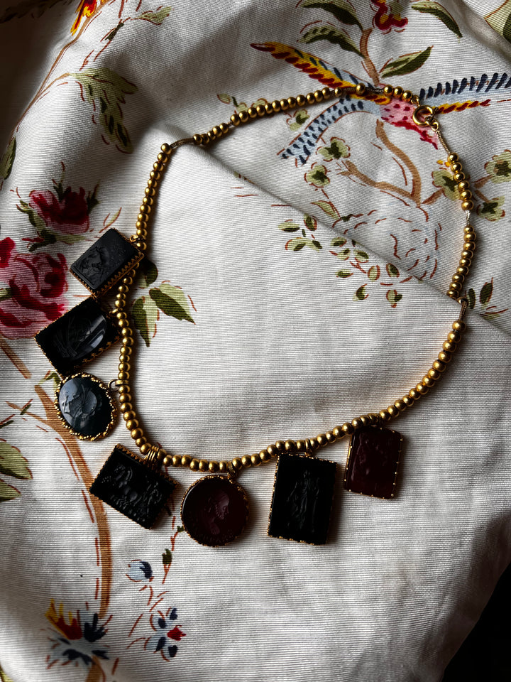 Stunning 18ct Antique Bead and Intaglio Collar Chain