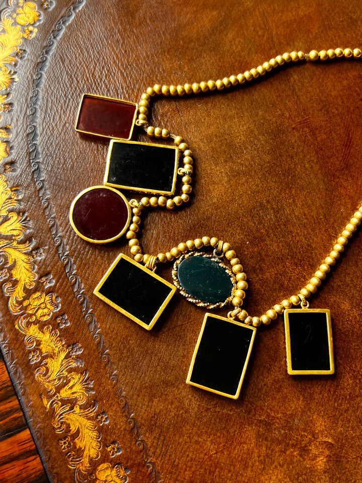 Stunning 18ct Antique Bead and Intaglio Collar Chain