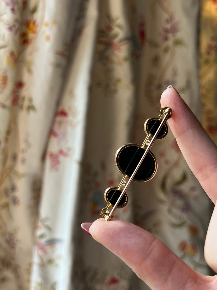 Elizabethan Revival Onyx Cameo Bar Brooch