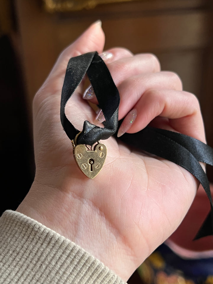 9ct Padlock Jewel 3 (big girl!)