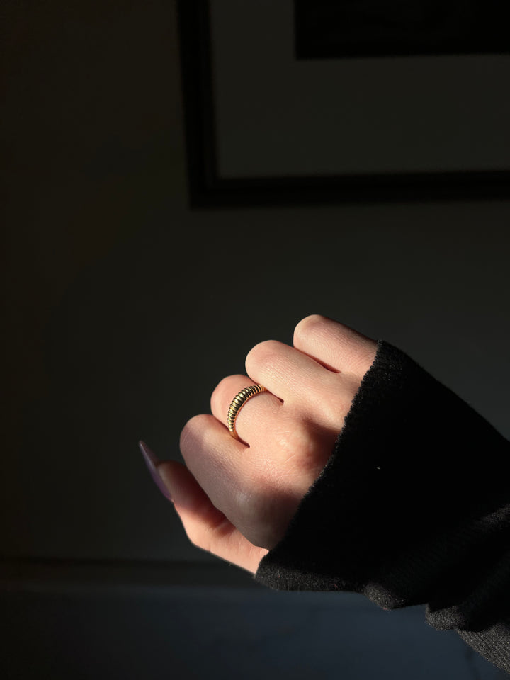Vintage Golden Croissant Band