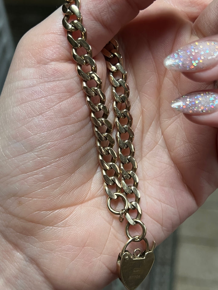 Superb Padlock Bracelet in 9ct