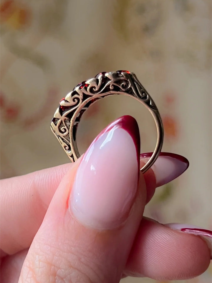 Vintage Diamond and Garnet Ring in 9ct