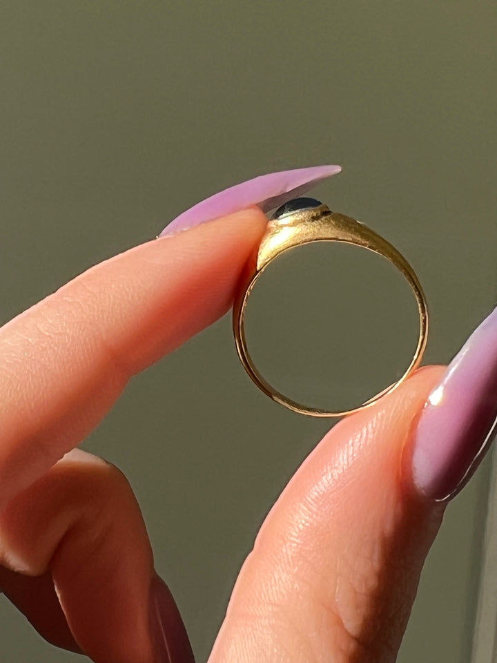 Sapphire Cabochon Band in 18ct