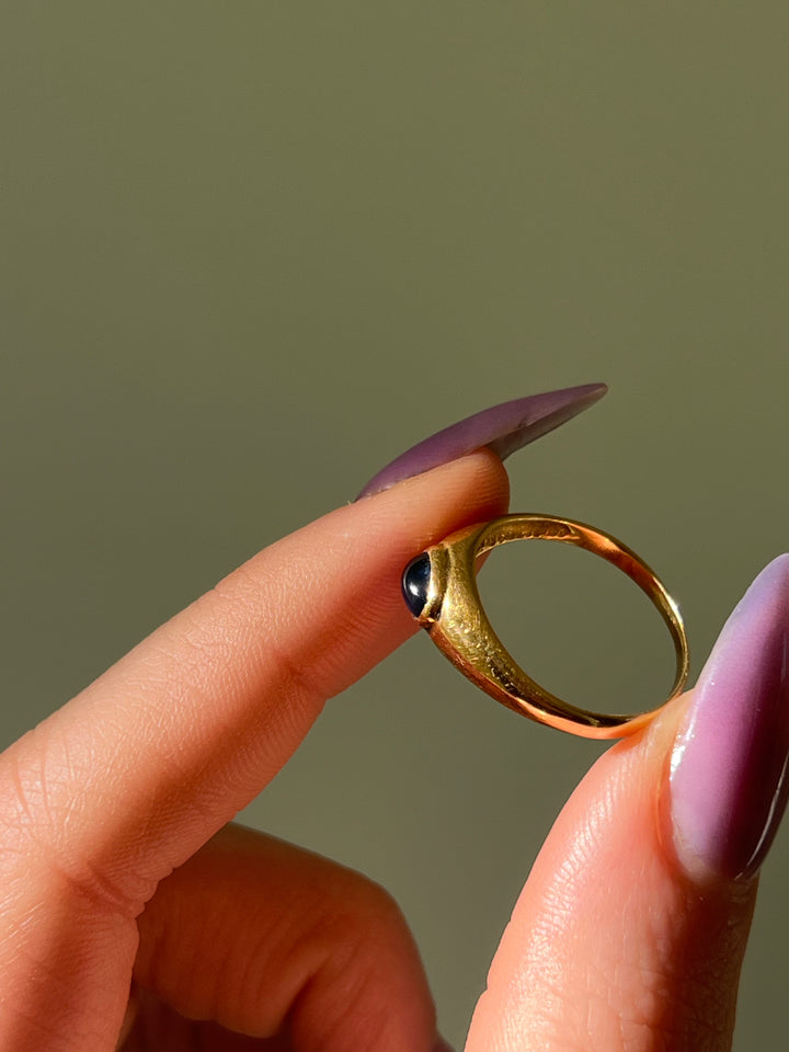 Sapphire Cabochon Band in 18ct