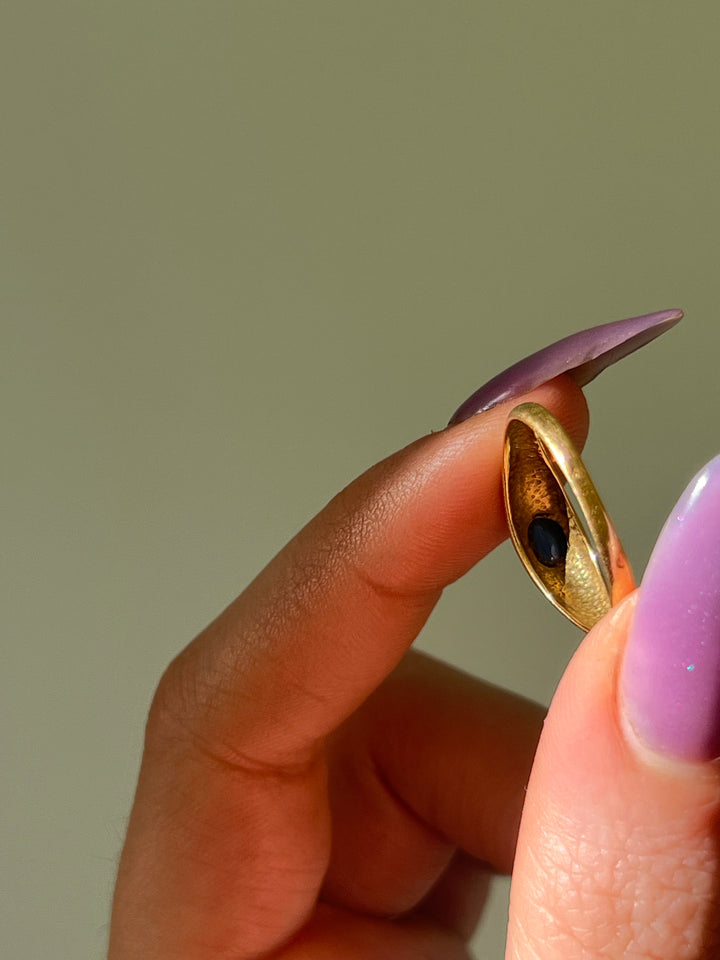 Sapphire Cabochon Band in 18ct