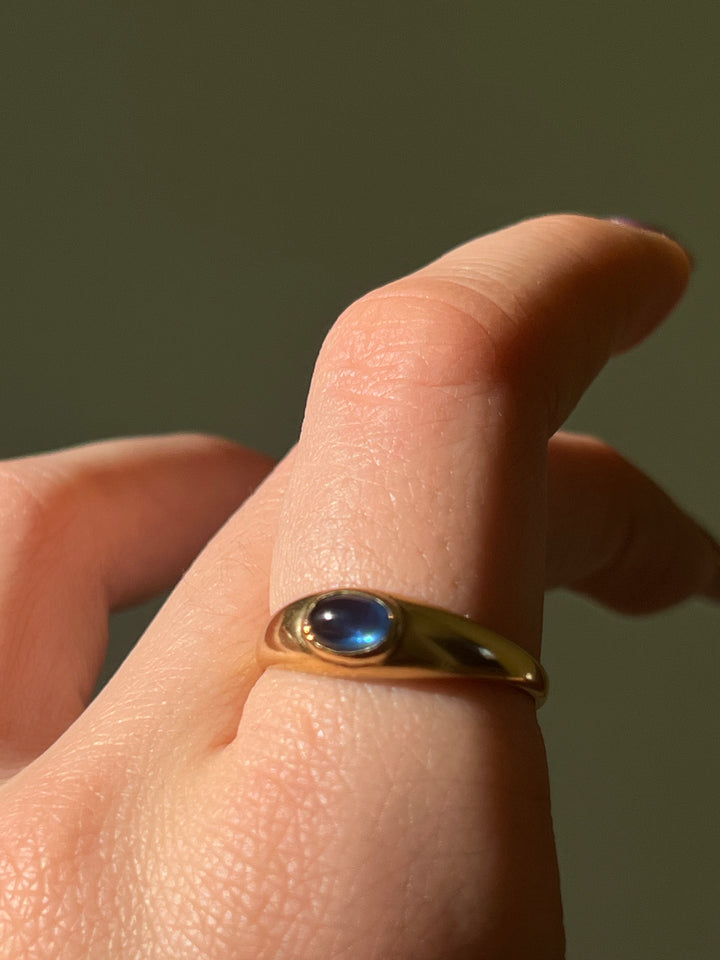 Sapphire Cabochon Band in 18ct