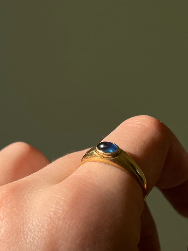 Sapphire Cabochon Band in 18ct