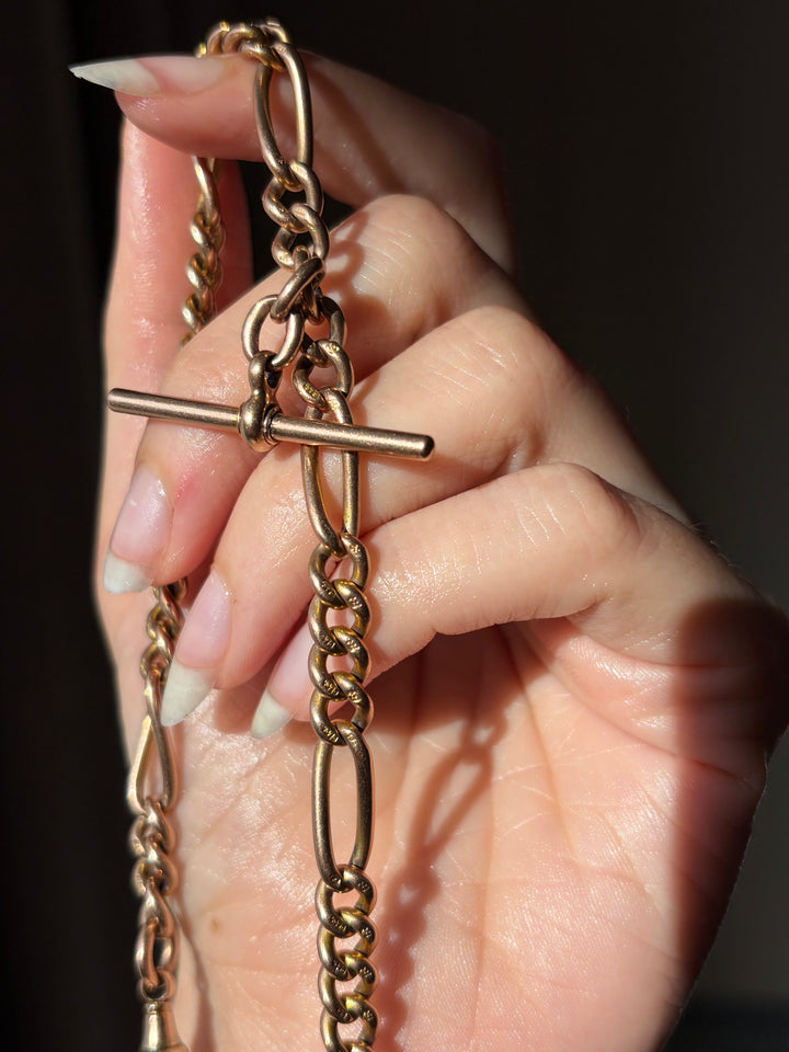All-Original Victorian 9-Carat Gold T-Bar Chain, English 1870s, 15 Inches