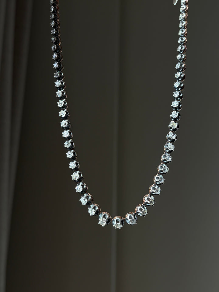 17" Old-Cut Diamond Rivière in 18-Carat Gold and Sterling Silver, 18.45 Carats