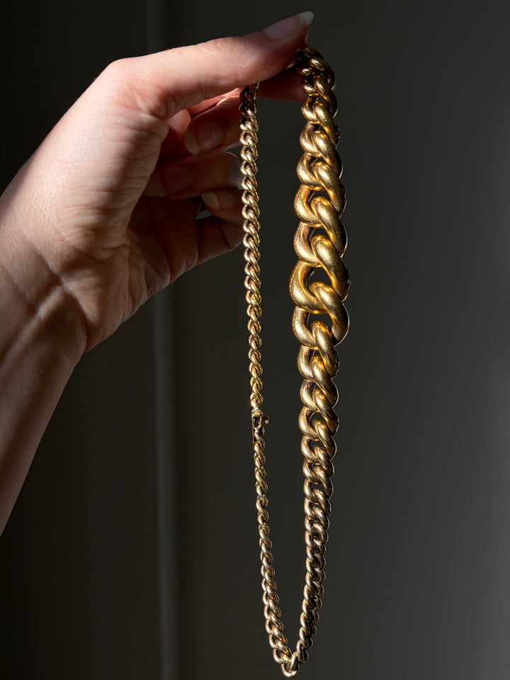 Reversible Victorian 18-Carat Gold Repoussé Collar, English 1880