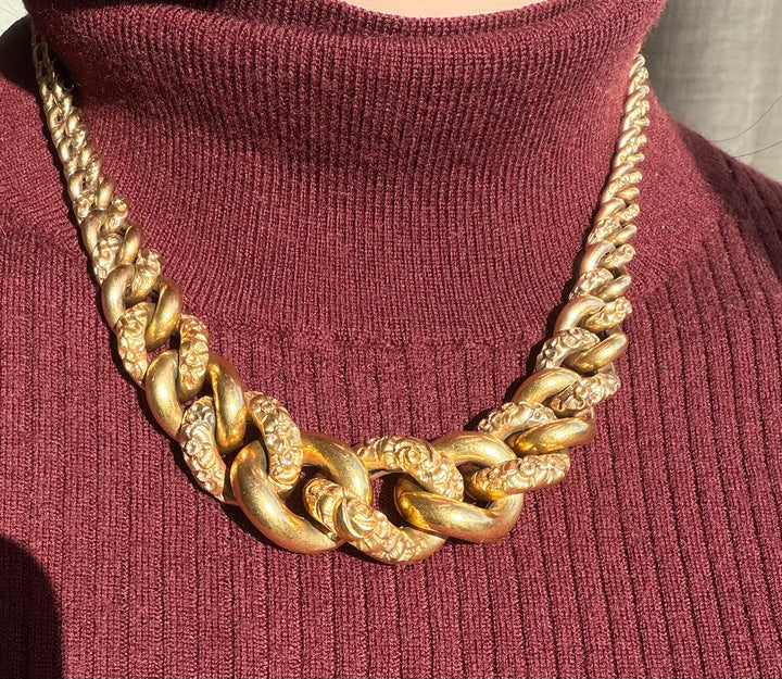 Reversible Victorian 18-Carat Gold Repoussé Collar, English 1880